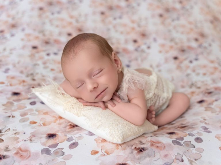 recien nacida sonriendo